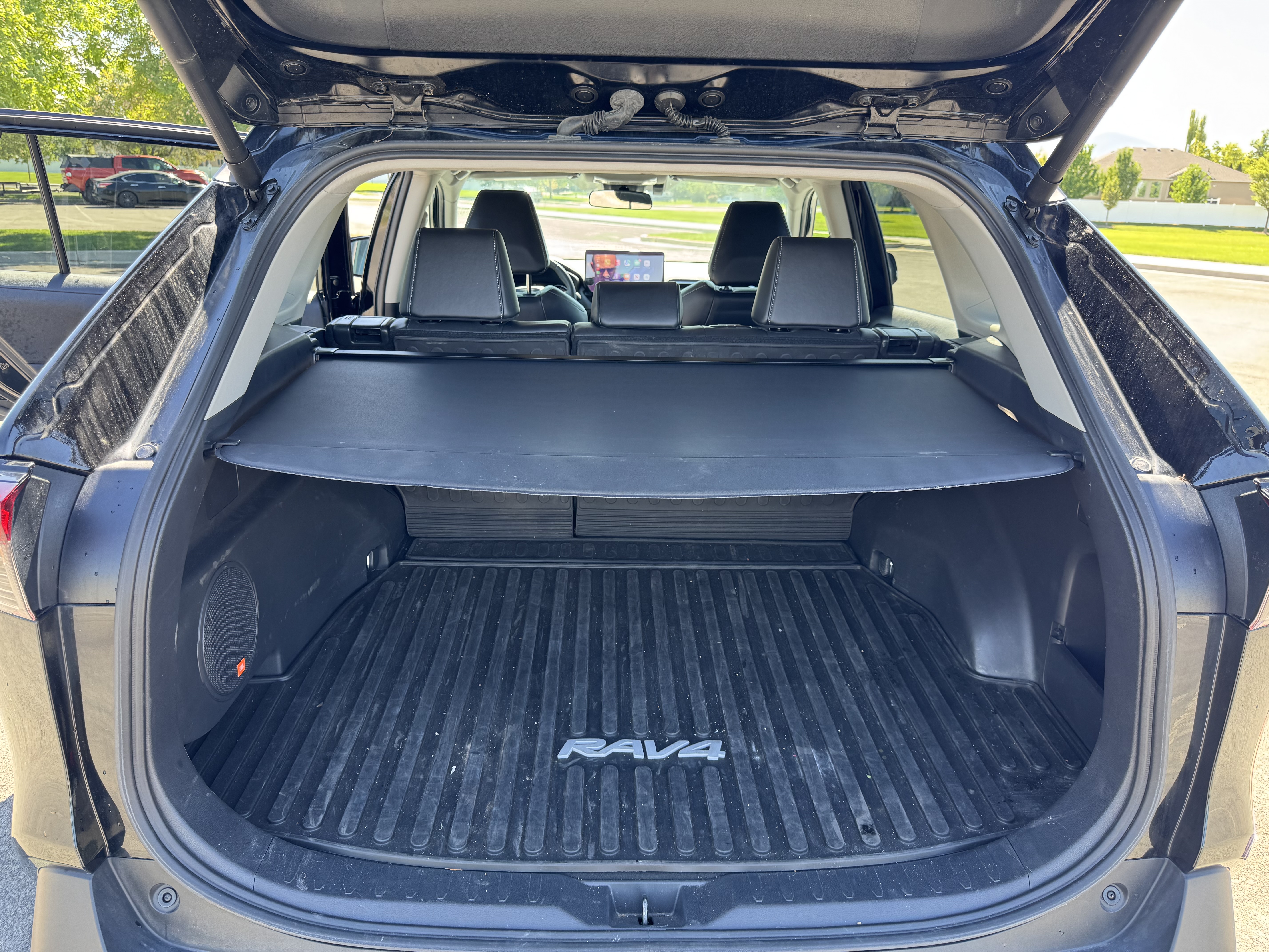 2024 TOYOTA RAV4 XLE Premium photo 20