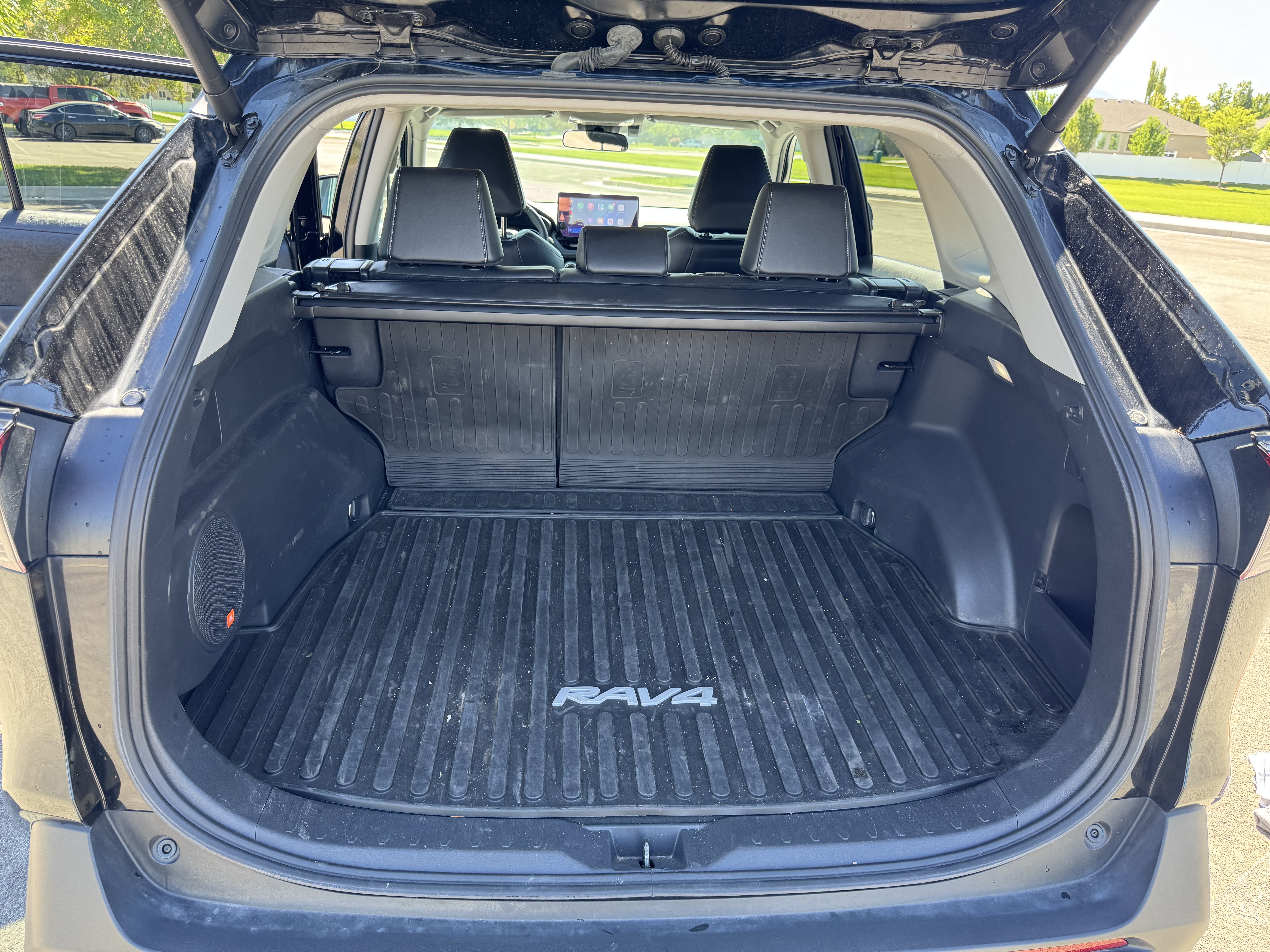 2024 TOYOTA RAV4 XLE Premium photo 19