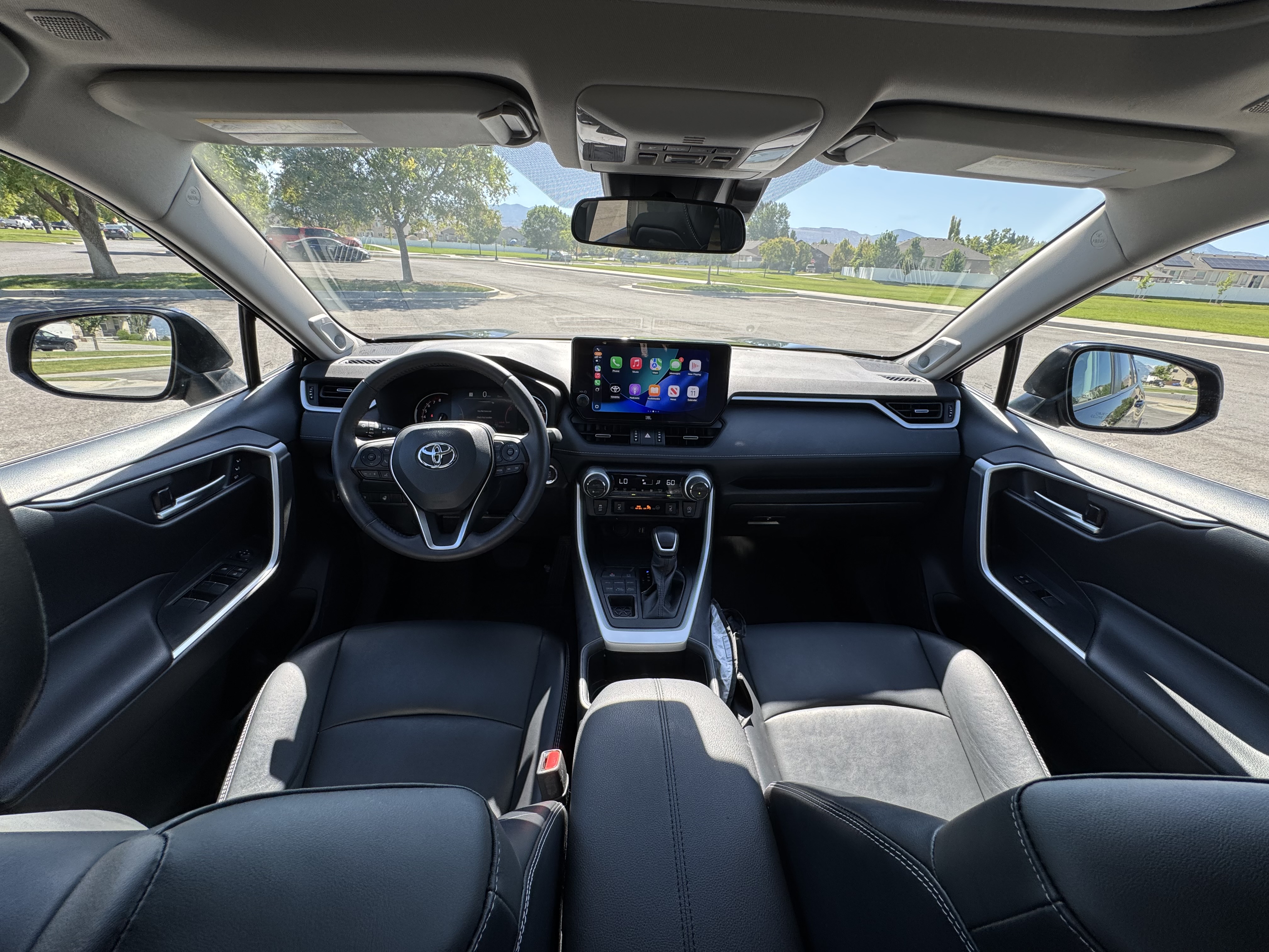 2024 TOYOTA RAV4 XLE Premium photo 22