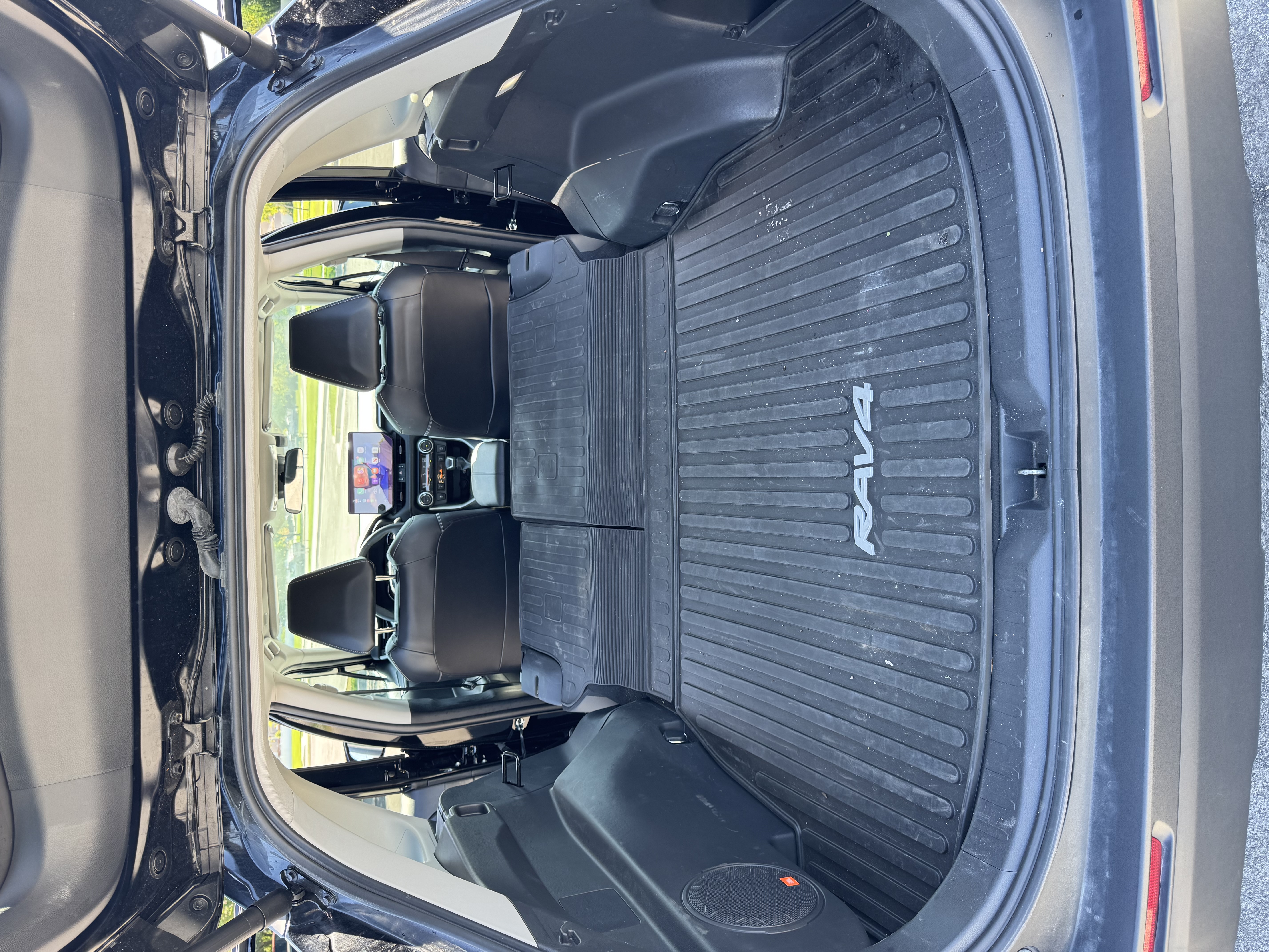 2024 TOYOTA RAV4 XLE Premium photo 18