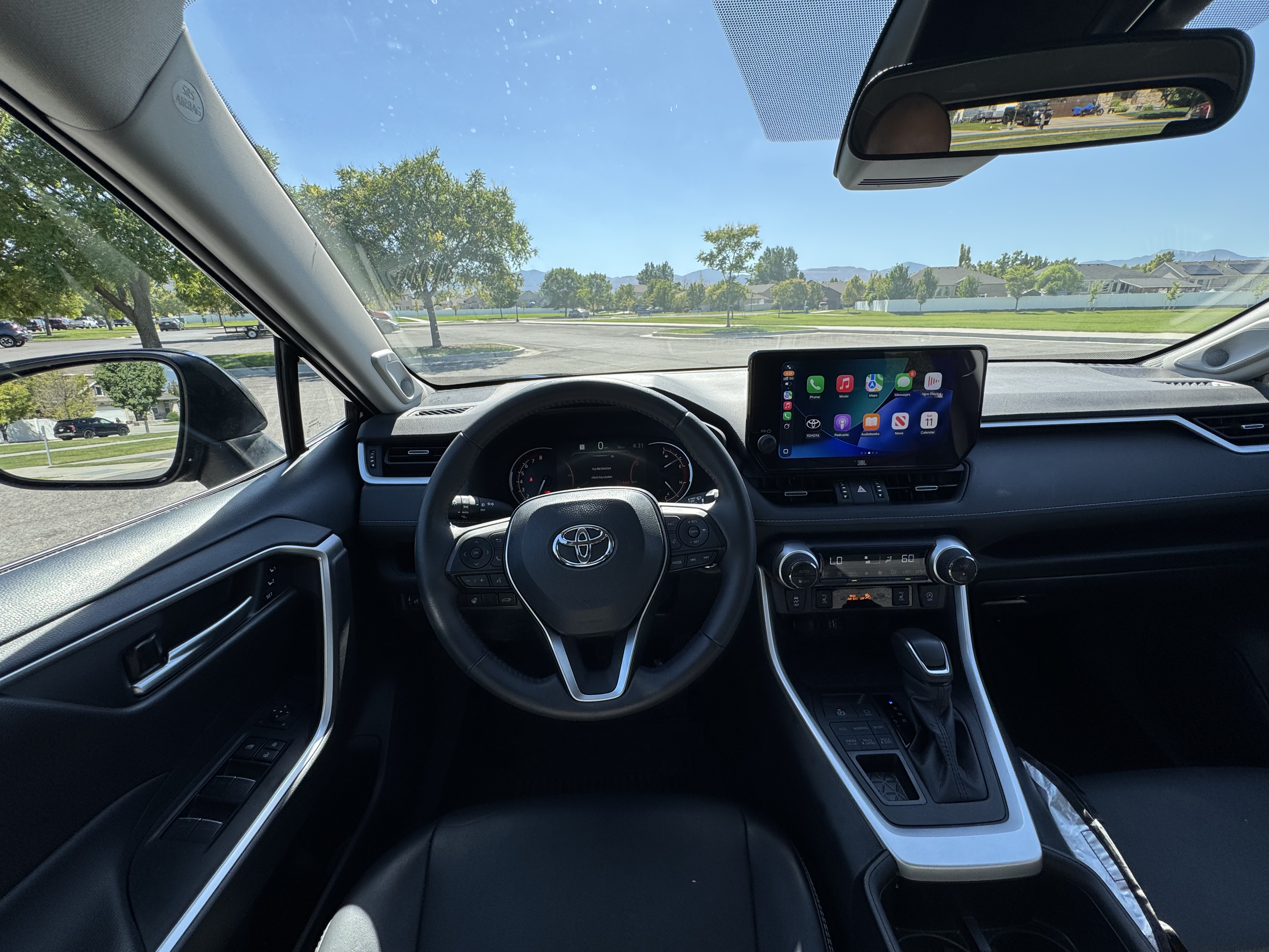 2024 TOYOTA RAV4 XLE Premium photo 23